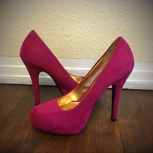 Mossimo suede purple fuchsia heels size 6